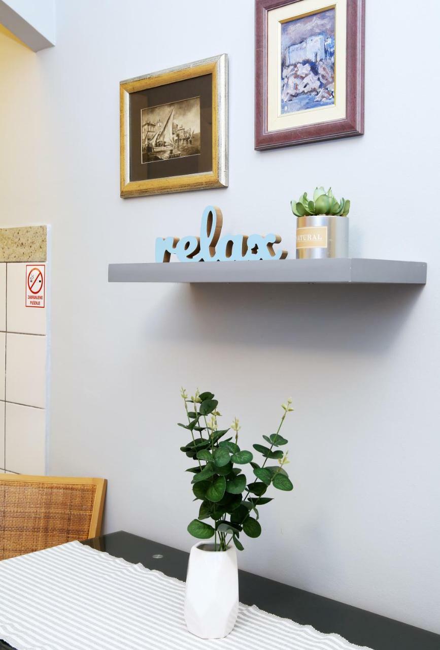 Split Chic Studio Luaran gambar